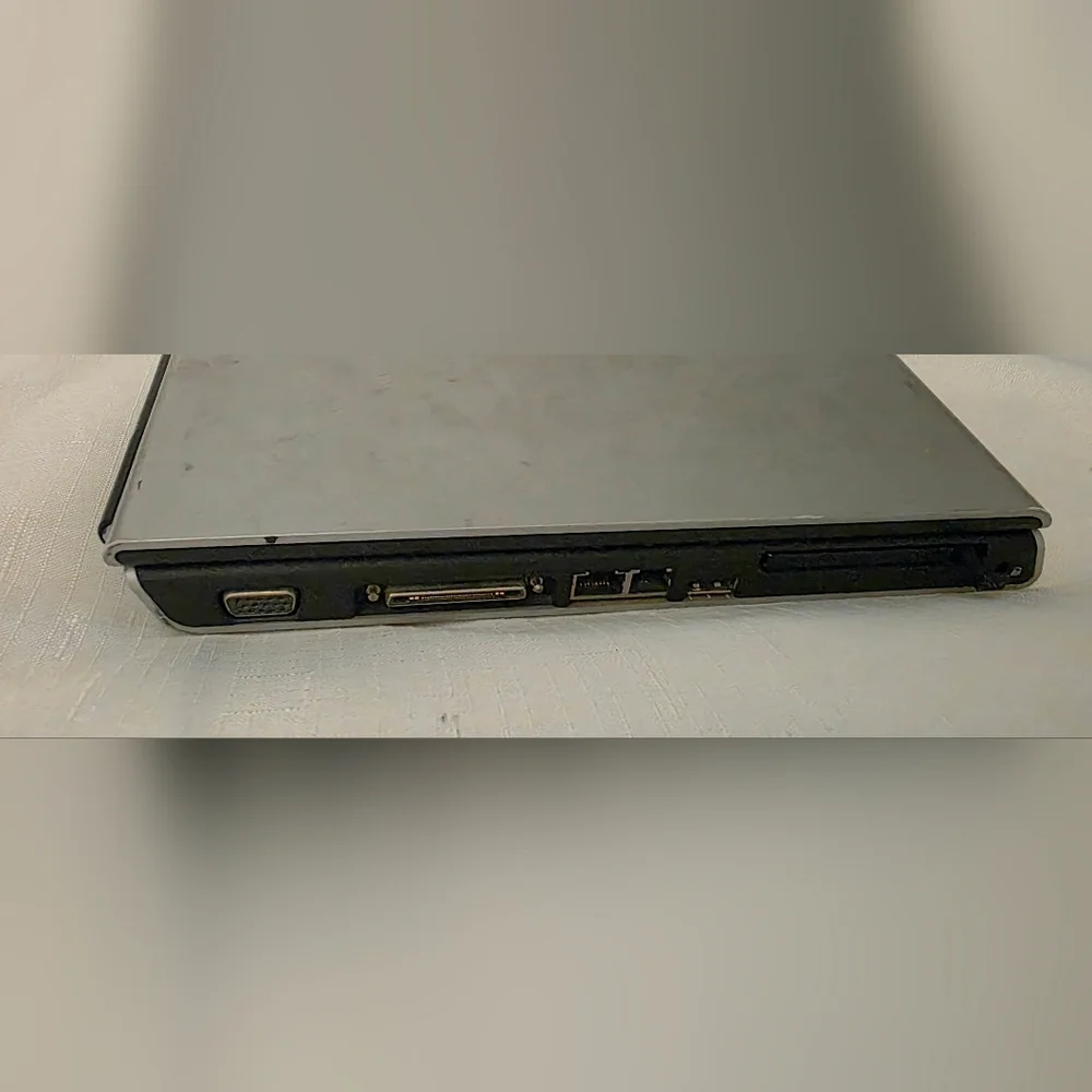 HP Pavilion DV1000 Widescreen Laptop Windows XP No charger Not Tested for parts